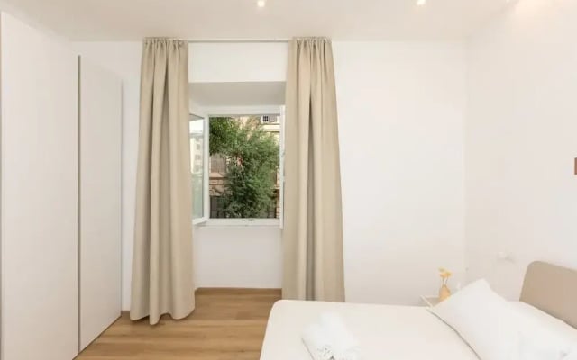 Colosseum Holidays - Three-bedroom Apartment