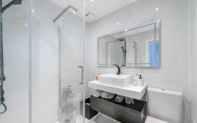 Modern South Wimbledon Stay