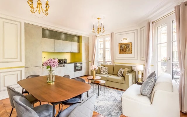 Sunshine 2 bedroom - Luxury at Louvre
