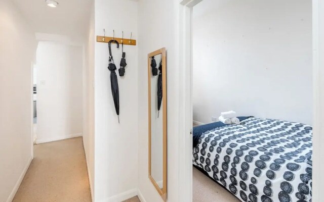 JOIVY Charming 1 Bed Flat, Sleeps 4