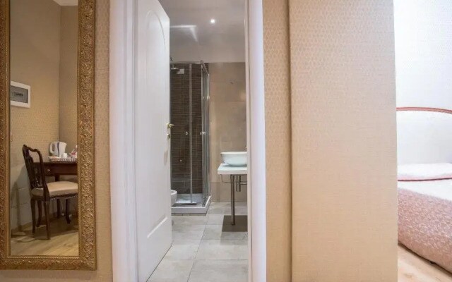 Rome King Suite