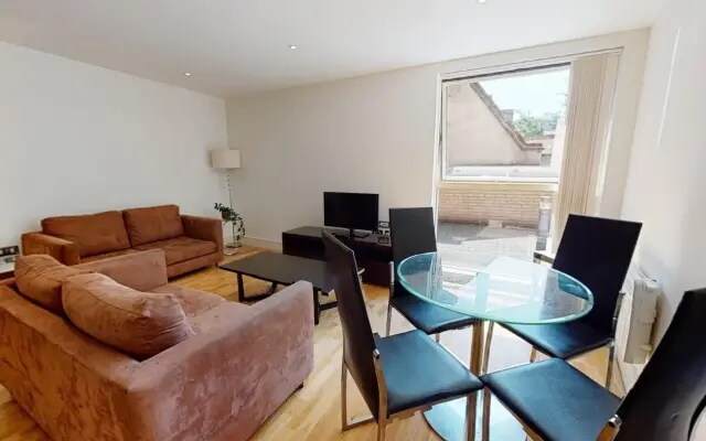 Comfy One Bedroom Apartment in Heart of Waterloo