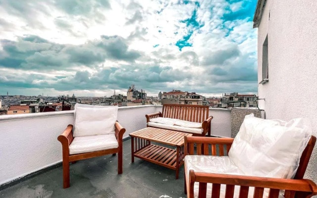 Cihangir VAV Suites