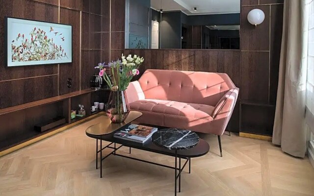Spinoza Suites