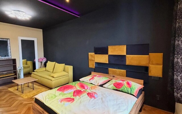Historical 150 m2 Wenceslas square apartment