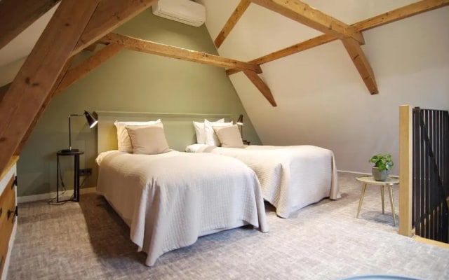 Authentic Farmhouse De Vergulden Eenhoorn