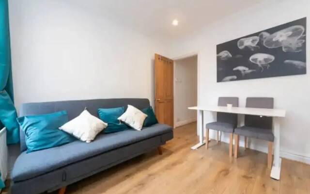 Charming Period Home Near Surbiton With Garden