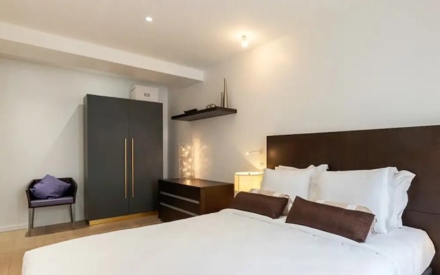 Stunning 2 Bed Apartment, Sleeps 4