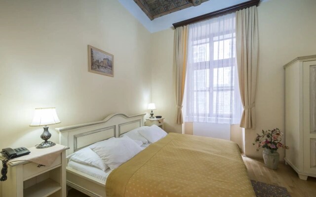 Hotel Cerny Slon
