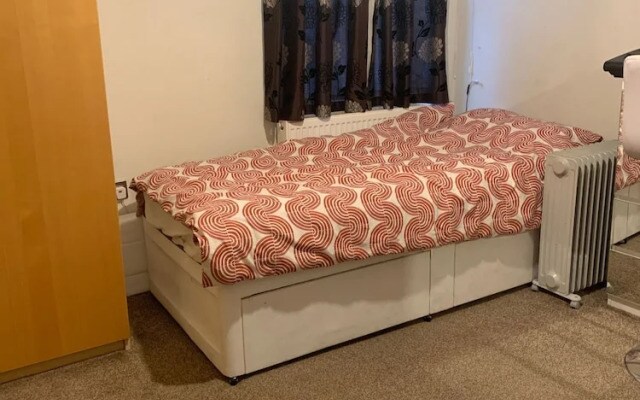 Room-en Suite Room, Finchley, London