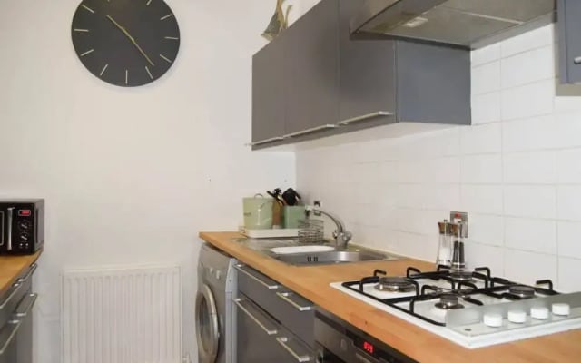Bright 1 Bedroom Belsize Park Flat