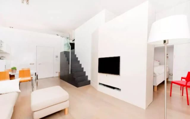 Modern and Beautiful 2 bed Flat Near the Colosseum