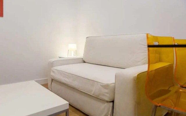 Cozy Apartment for 4 near Sol
