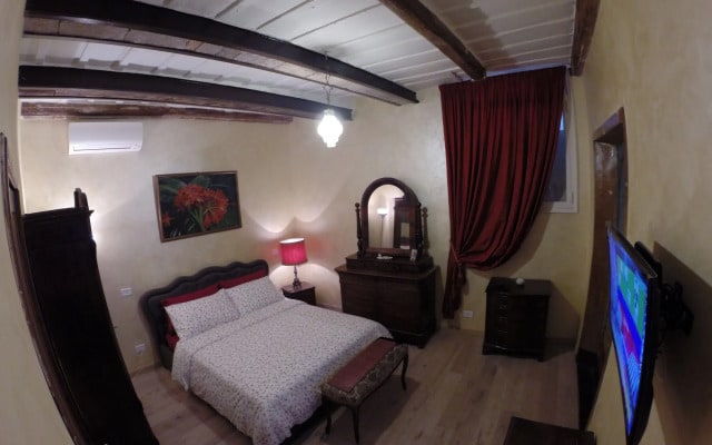 Pantheon Old Suite
