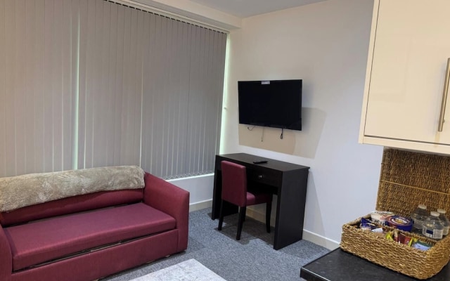 Heathrow Airport - Apt - Stay 3 - Great Location
