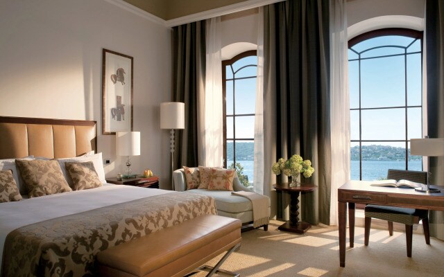 Four Seasons Hotel Istanbul at the Bosphorus