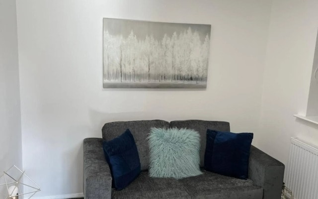 Comfortable King Bed - location - leisure - Contractors - Parking