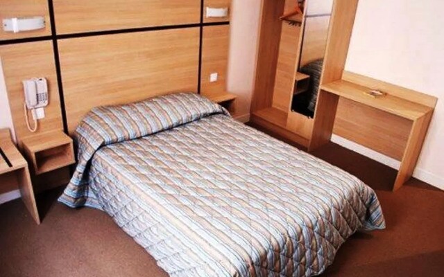 Comfort Hotel Au Firmament Asnieres-sur-Seine