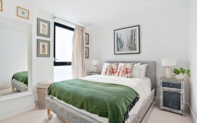 2 Bedroom Maida Vale Apartment With Patio