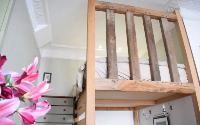 1 Bedroom Flat Near Hyde Park