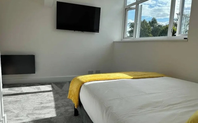6 Guests/free Parking/old Trafford/20min City