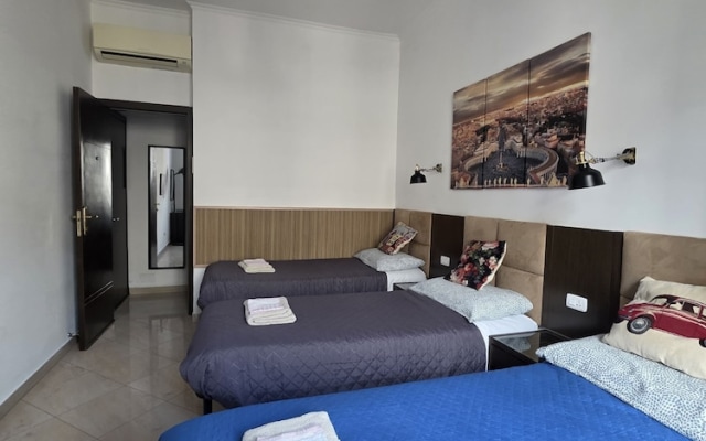 Roomz Romestay