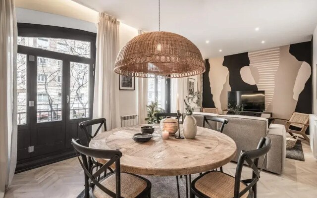 Baza - 3 Bedrooms and Office in Trafalgar