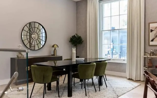 The Westbourne Park Place - Elegant 3bdr Flat