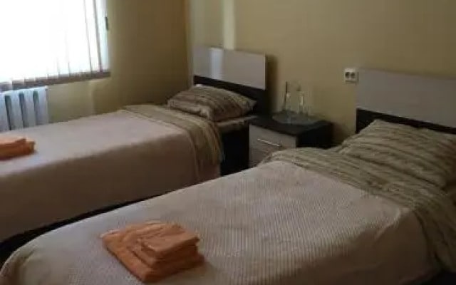 Elas Hotel