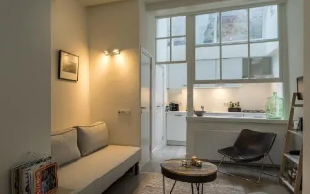Luxury Flower Market Apartment