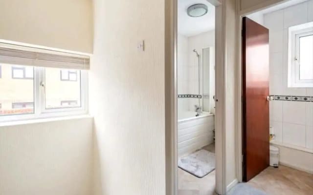 3BR House/garden/patio/7 Guests/fireplace/parking
