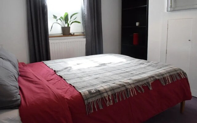 1 Bedroom Flat With Garden In Lambeth