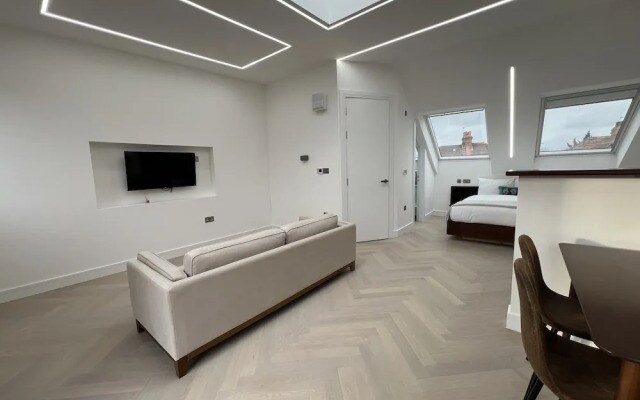 Luxurious London Studios