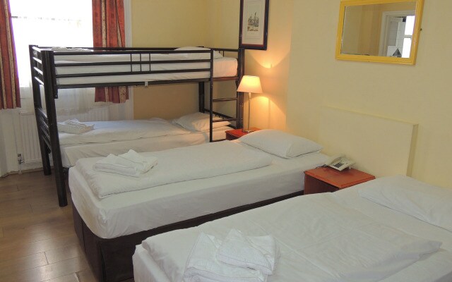 Dolphin Hotel