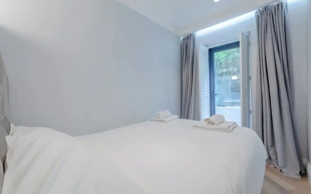 Beautifully Refurbished 2BD Flat - Earl's Court!