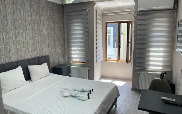 Taksim Yamac Suit