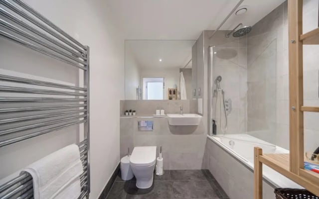 Barking Bright Apartment With 2 Bedrooms