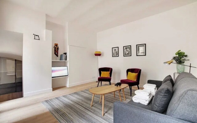 Authentic Apartment - 2br/4p - Monnaie