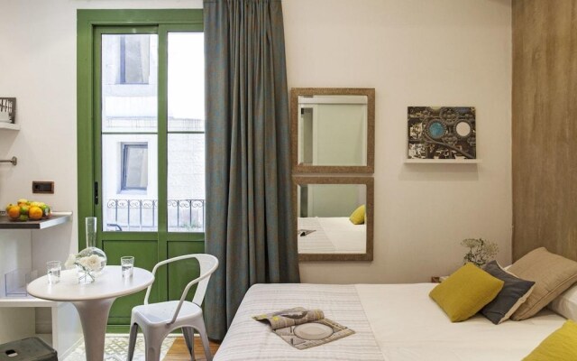 Apart. In Barcelona Damas