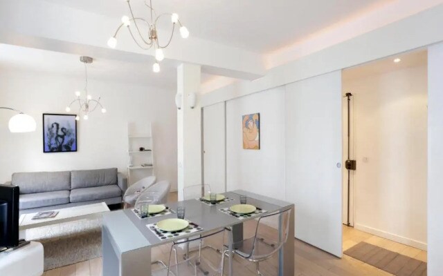 Sleek Apartments near Saint Germain