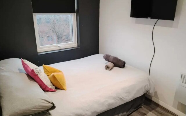 Immaculate 4-bed Apartment in Liverpool