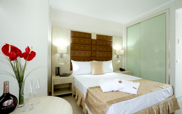 Отель BlueSea Alborán Adults Only