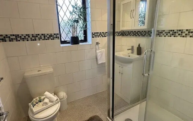 Impeccable 2-bed House Next to Old Trafford