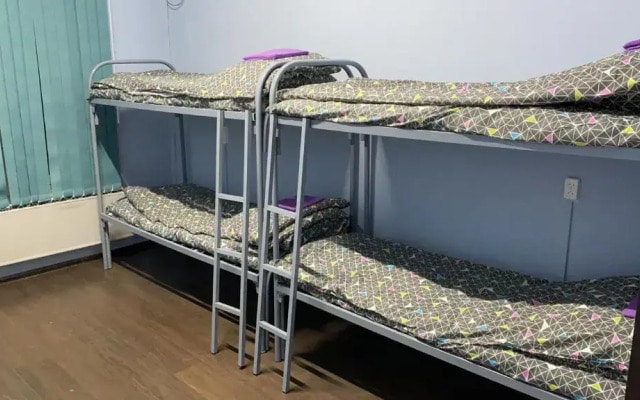 WeekendSleep Hostel