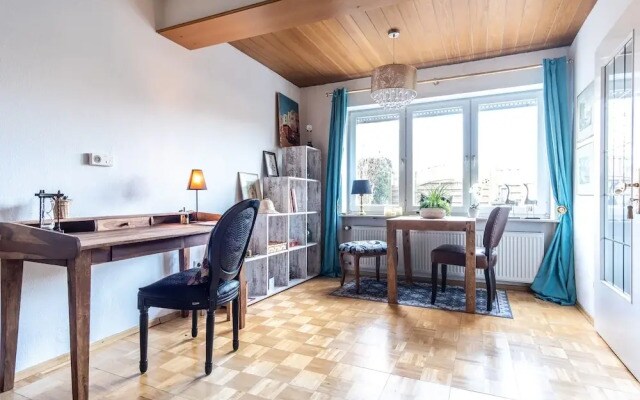 Gemütliches Haus mit Garten und Balkon