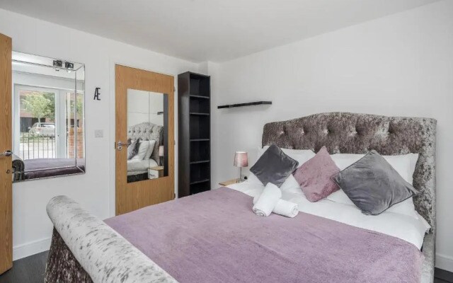 Beautiful 3-bed Apartment in Romford