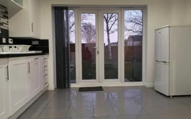 Nightingale Gardens - 4 Bed Detached House - Manchester