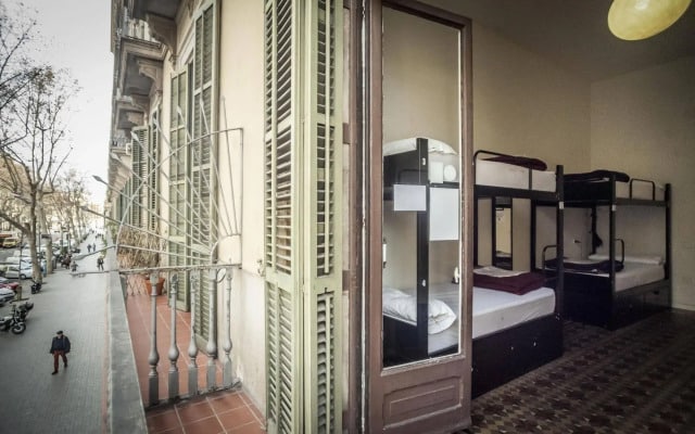 360 Hostel Borne