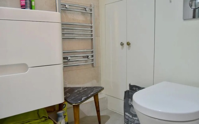 Spacious 1 Bedroom Flat Near King's Cross