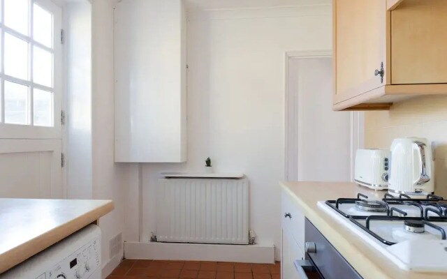 Cosy Room in Morden